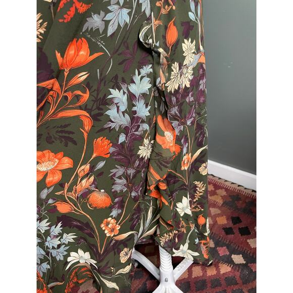 Chico's Green Floral Vneck Spring Dress. Size 10. Great condition. - Picture 3 of 6